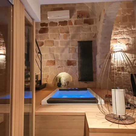 & Via Veneto Monopoli