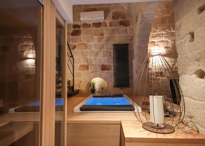 & Via Veneto Monopoli